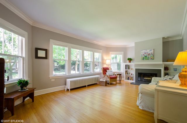 3016 Thayer Street, Evanston, IL 60201