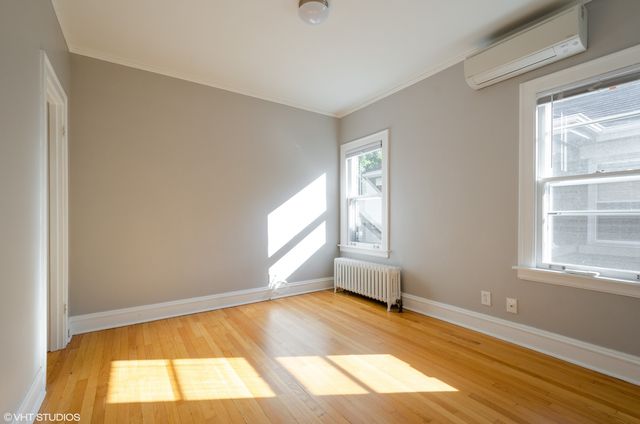 3016 Thayer Street, Evanston, IL 60201