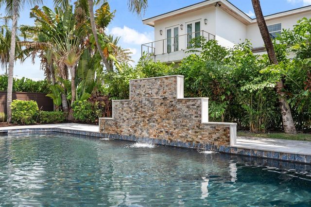 257 E Lakewood Road, West Palm Beach, FL 33405
