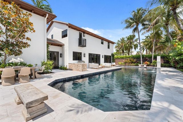 257 E Lakewood Road, West Palm Beach, FL 33405