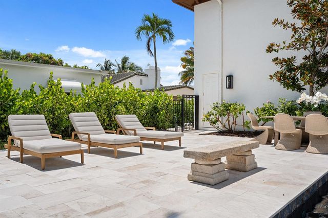 257 E Lakewood Road, West Palm Beach, FL 33405