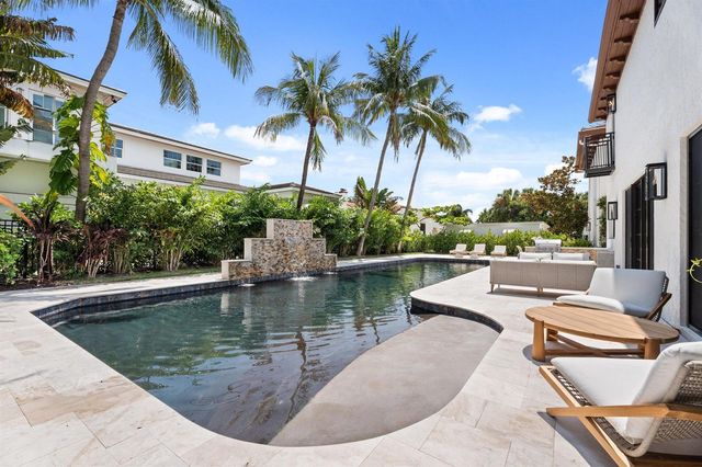 257 E Lakewood Road, West Palm Beach, FL 33405