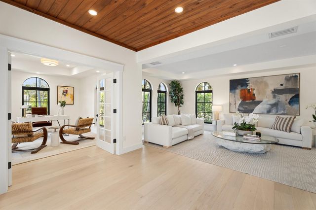 257 E Lakewood Road, West Palm Beach, FL 33405