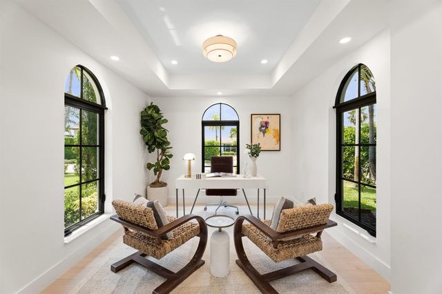 257 E Lakewood Road, West Palm Beach, FL 33405