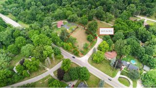 00 W 9 Mile Road, Southfield, MI 48033