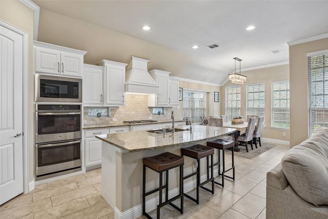 804 Duckett Drive, Euless, TX 76039