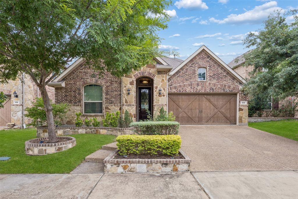 804 Duckett Drive, Euless, TX 76039