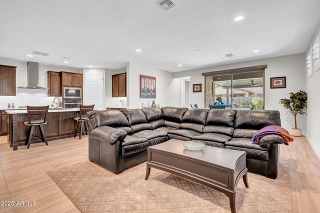 9638 E SPIRAL Avenue, Mesa, AZ 85212