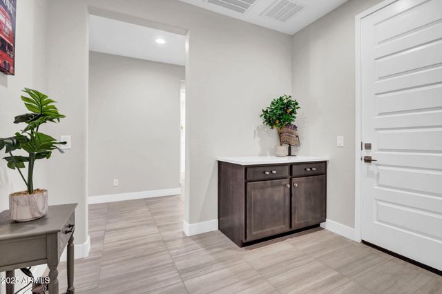 9638 E SPIRAL Avenue, Mesa, AZ 85212