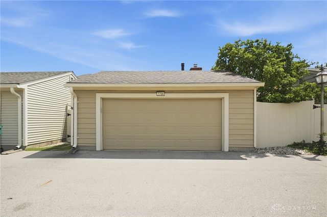 7704 John Hancock Lane, Washington Twp, OH 45459