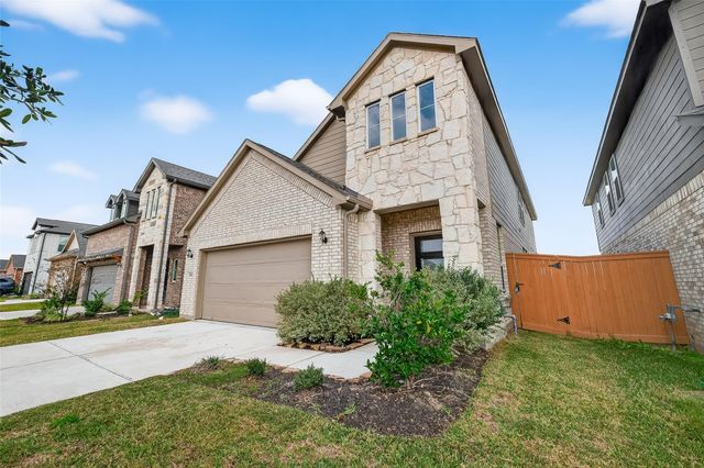 7454 Sunlit Harbor Drive, Cypress, TX 77433