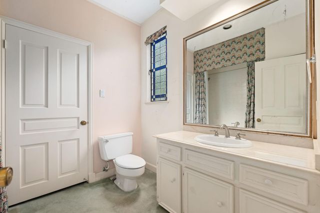 9 Farther Point, Houston, TX 77024