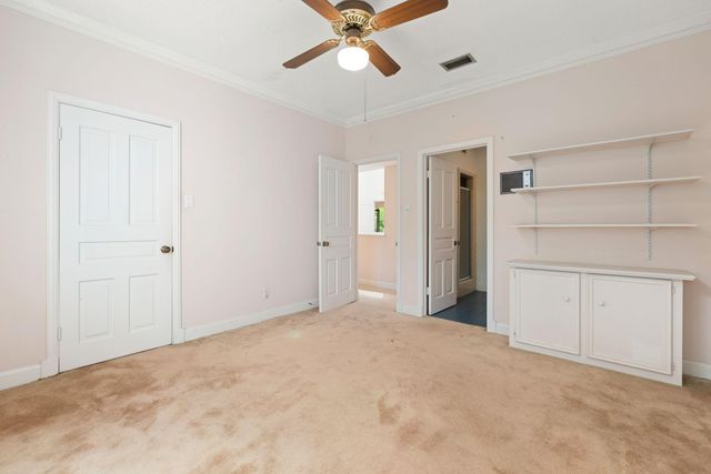 9 Farther Point, Houston, TX 77024