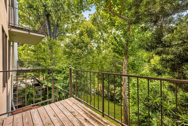 9 Farther Point, Houston, TX 77024