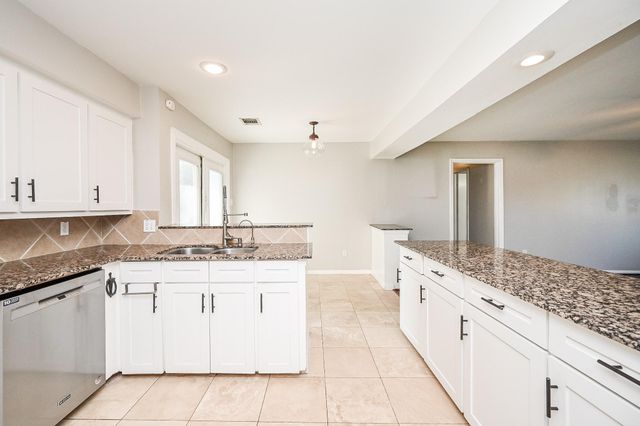 6555 Grovewood Lane, Houston, TX 77008