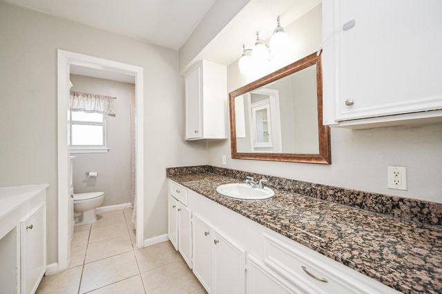 6555 Grovewood Lane, Houston, TX 77008