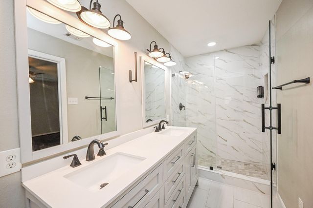 6555 Grovewood Lane, Houston, TX 77008