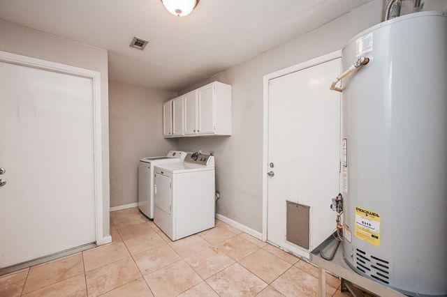 6555 Grovewood Lane, Houston, TX 77008