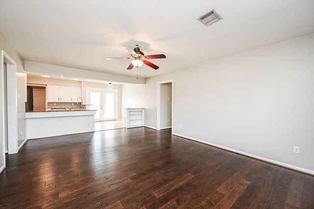 6555 Grovewood Lane, Houston, TX 77008