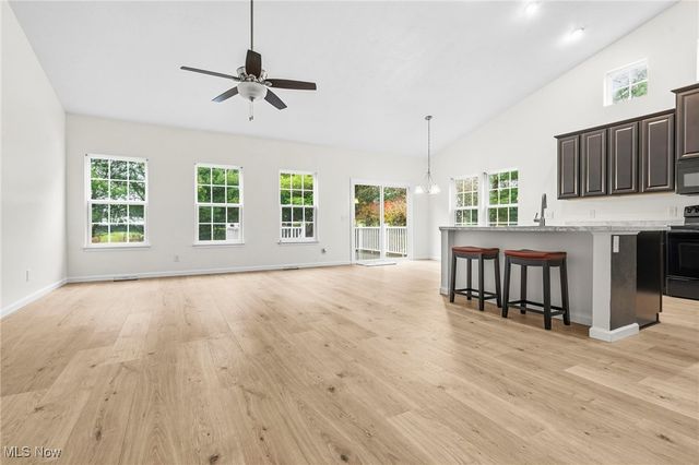 7606 Knollridge Avenue NE, Canton, OH 44721