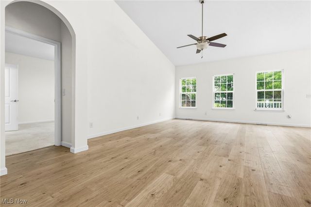 7606 Knollridge Avenue NE, Canton, OH 44721