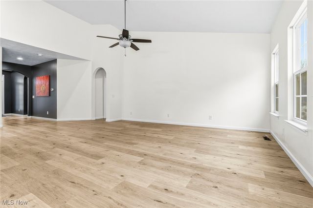 7606 Knollridge Avenue NE, Canton, OH 44721