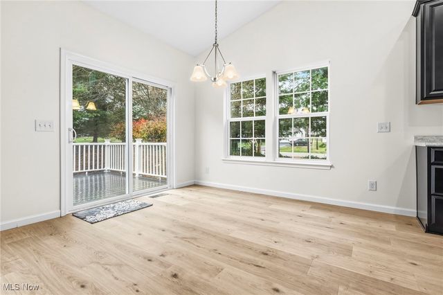 7606 Knollridge Avenue NE, Canton, OH 44721