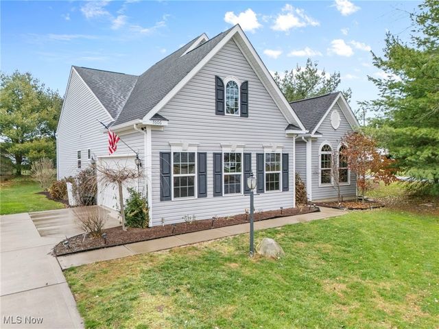 7606 Knollridge Avenue NE, Canton, OH 44721