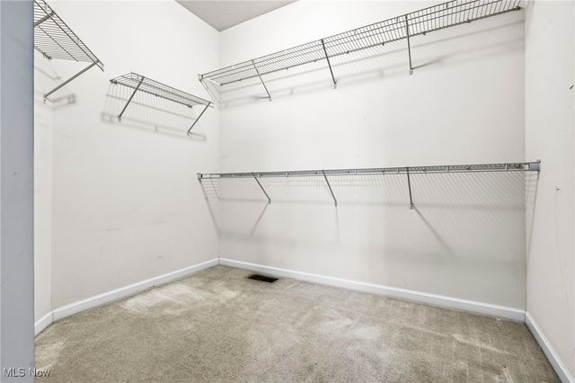 7606 Knollridge Avenue NE, Canton, OH 44721