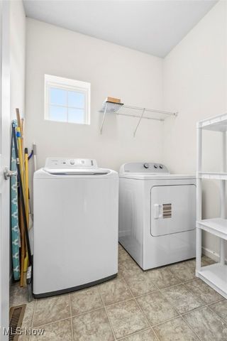 7606 Knollridge Avenue NE, Canton, OH 44721