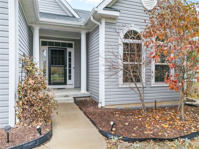 7606 Knollridge Avenue NE, Canton, OH 44721