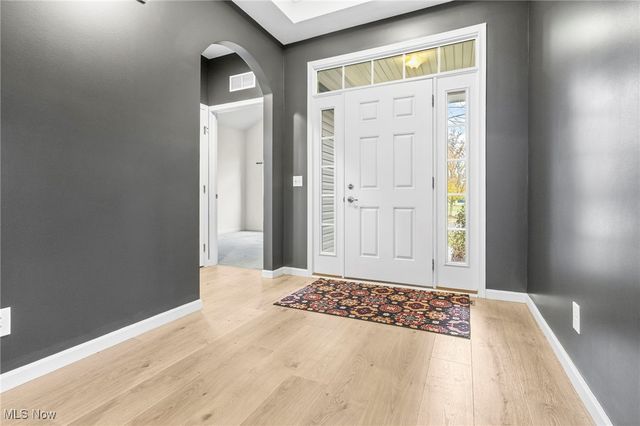 7606 Knollridge Avenue NE, Canton, OH 44721