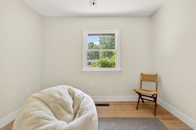 5 Lazy Brook Lane, Woodstock, NY 12498