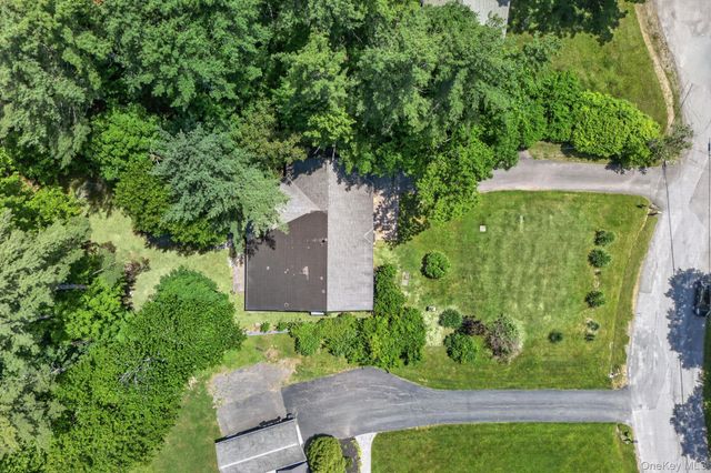 5 Lazy Brook Lane, Woodstock, NY 12498