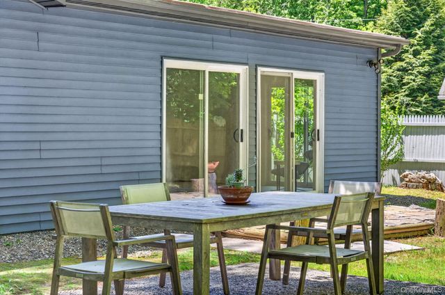 5 Lazy Brook Lane, Woodstock, NY 12498