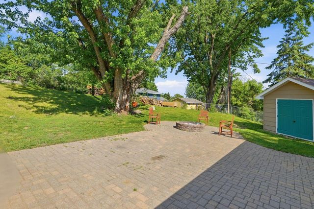 1604 W 131st Street, Burnsville, MN 55337