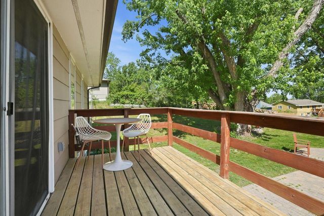 1604 W 131st Street, Burnsville, MN 55337