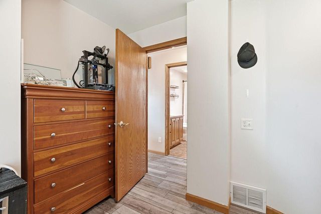 1604 W 131st Street, Burnsville, MN 55337
