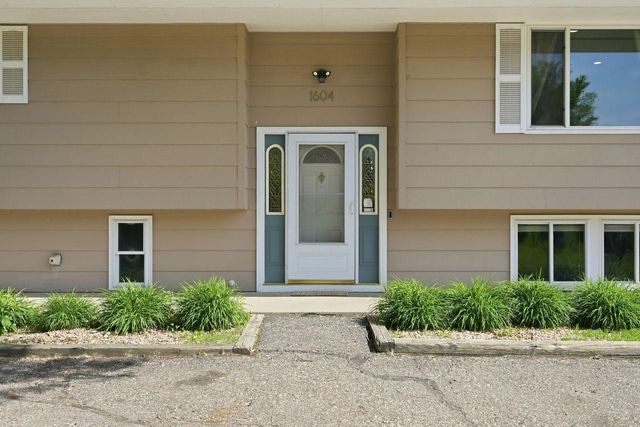 1604 W 131st Street, Burnsville, MN 55337