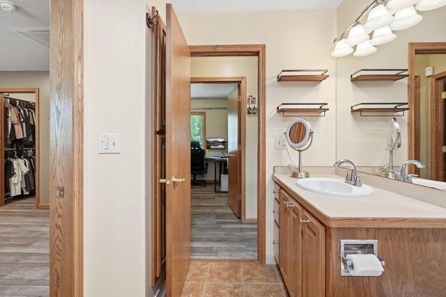 1604 W 131st Street, Burnsville, MN 55337