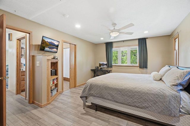 1604 W 131st Street, Burnsville, MN 55337