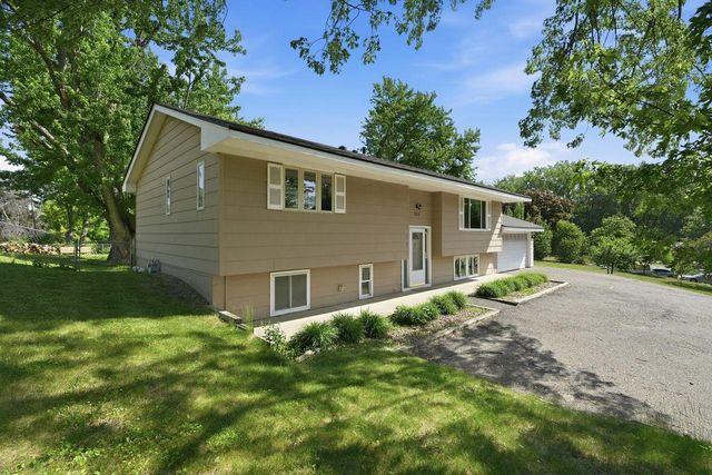 1604 W 131st Street, Burnsville, MN 55337
