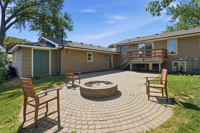 1604 W 131st Street, Burnsville, MN 55337
