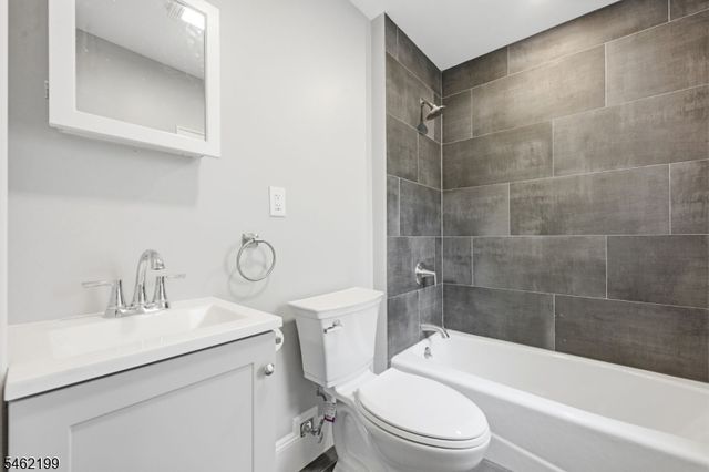 508 2Nd St, Carlstadt Boro, NJ 07072