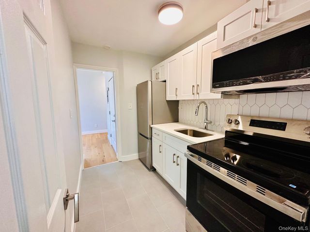 97 Waverly Street 3F, Yonkers, NY 10701