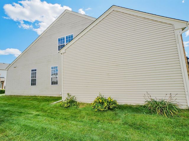 402 S Palmer Drive, Bolingbrook, IL 60490