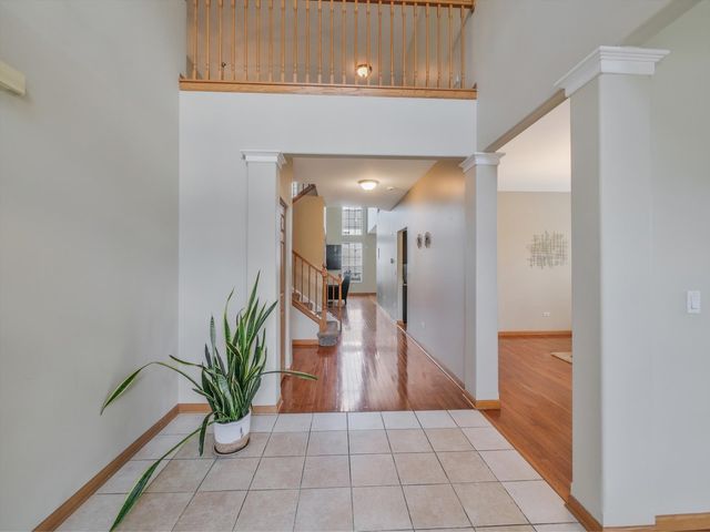 402 S Palmer Drive, Bolingbrook, IL 60490