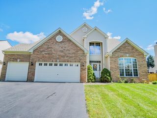 402 S Palmer Drive, Bolingbrook, IL 60490
