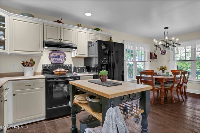 115 Dolphin Drive, Hampstead, NC 28443