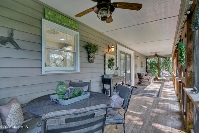 115 Dolphin Drive, Hampstead, NC 28443